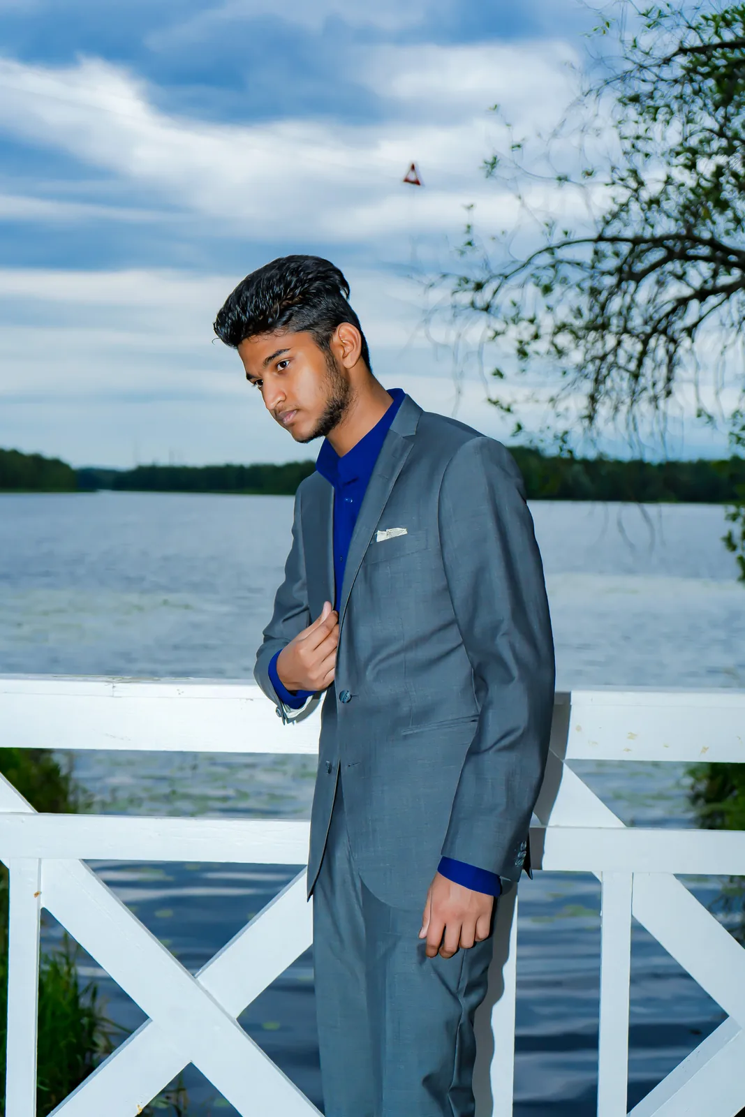 Elegant outdoor portrait by Aaric Studio
